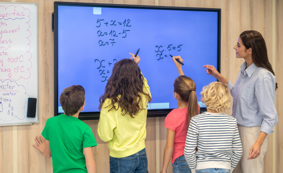 Smart panels enhancing interactive and collaborative classrooms